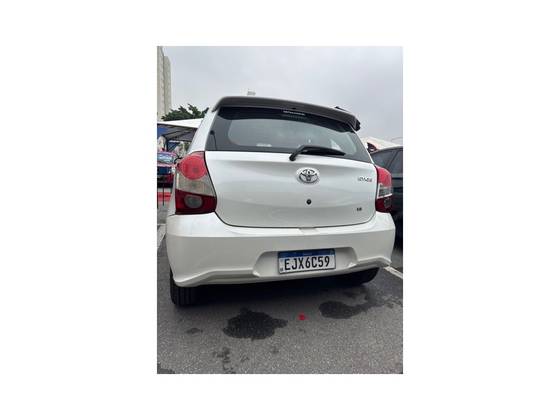 TOYOTA ETIOS 1.5 X PLUS 16V FLEX 4P AUTOMÁTICO TOYOTA ETIOS 1.5 X PLUS 16V FLEX 4P AUTOMÁTICO